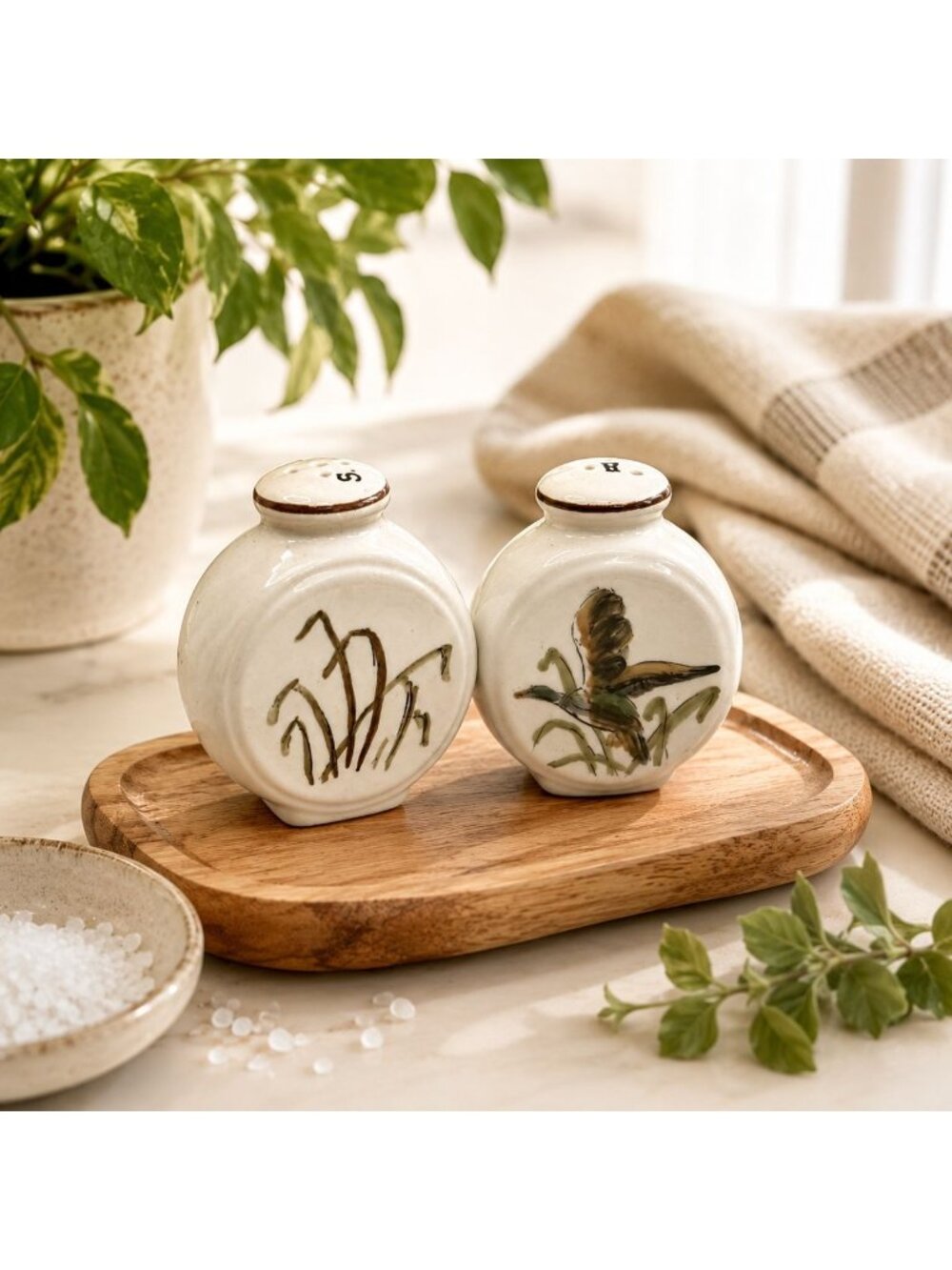 Vintage Ceramic Duck Salt & Pepper Shakers With Hand-Painted Design 3.5" Tall